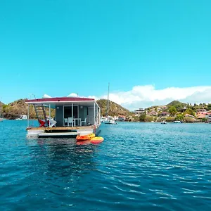 https://aqua-lodge.comcaribbean.com