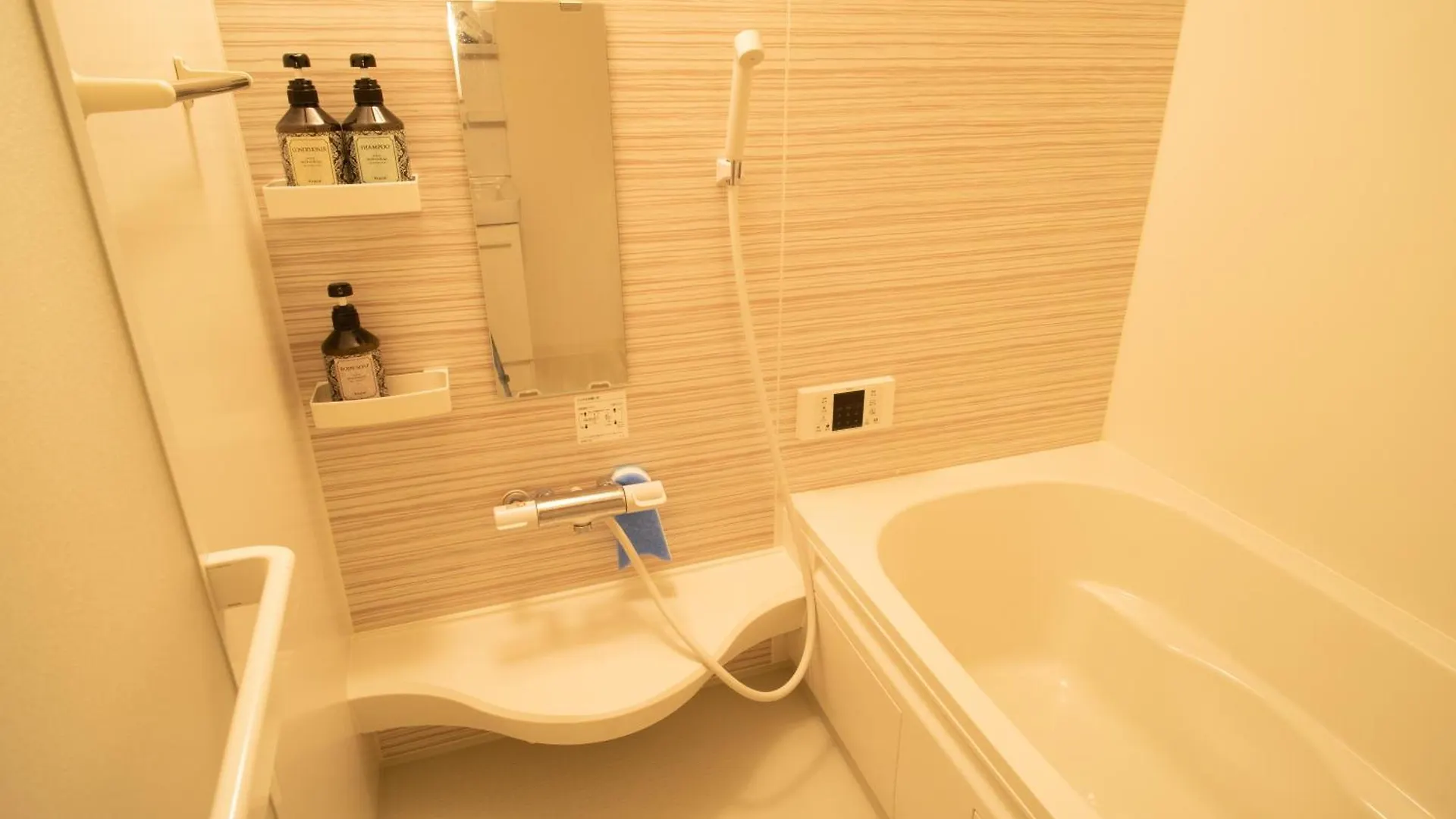 西新井ウエストハウス【Nishiarai West House】 Lejlighed Tokyo 0*,  Japan